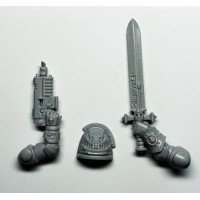 CAPTAIN WITH JUMP PACK - Power Sword, Bolter, Shoulder Pads CAPTAIN WITH JUMP PACK - Power Sword, Bolter, Shoulder Pads