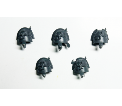 Emperor’s Children Tormentors - Shoulder Pads 2